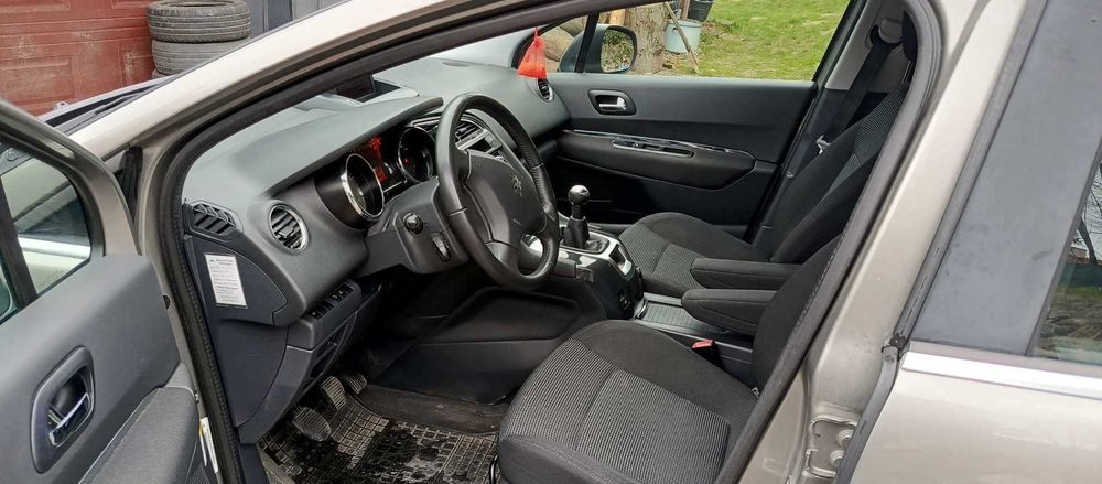 Peugeot 5008 - 2010 - Pilne!