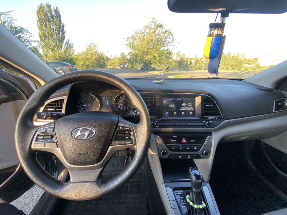 Продам Hyundai Elantra 2018