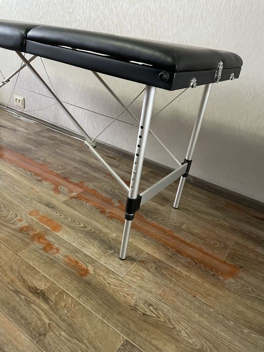 Масажний стіл кушетка