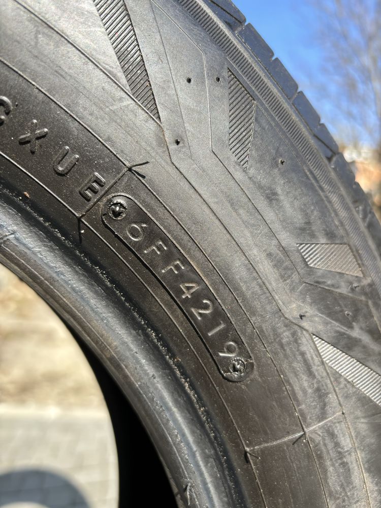 Резина колеса toyo 215/65r16c