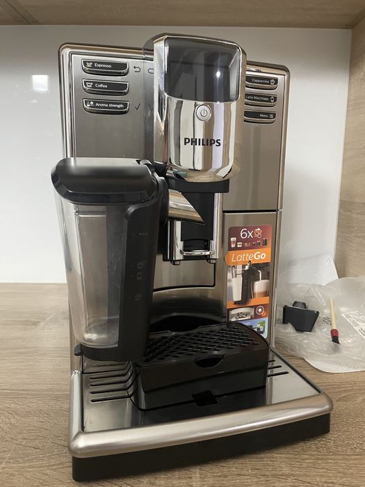 Ekspres PHILIPS LatteGo EP5345/10