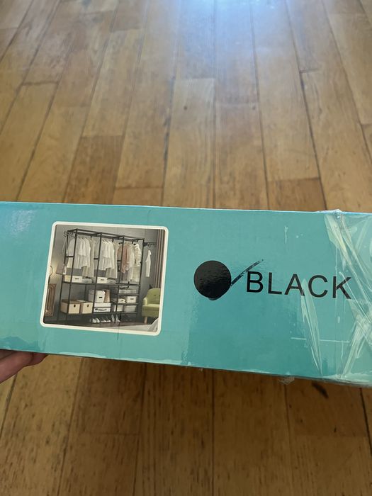 Універсальна гардеробна стійка "Walking wardrobe"