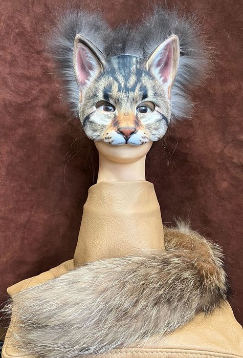 Maska i ogon z naturalnego futra