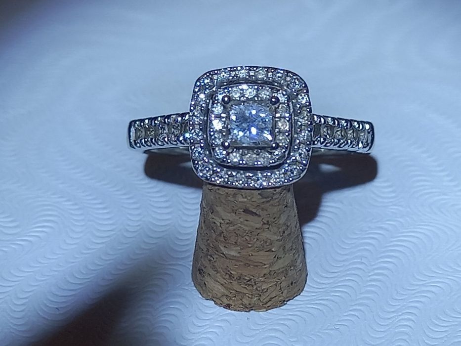 Золотое кольцо с бриллиантами 0.59 кт.