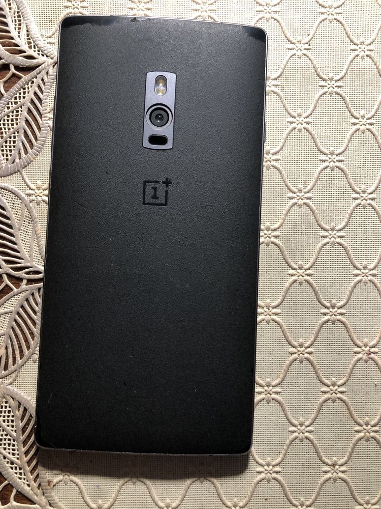 Смартфон One Plus2.