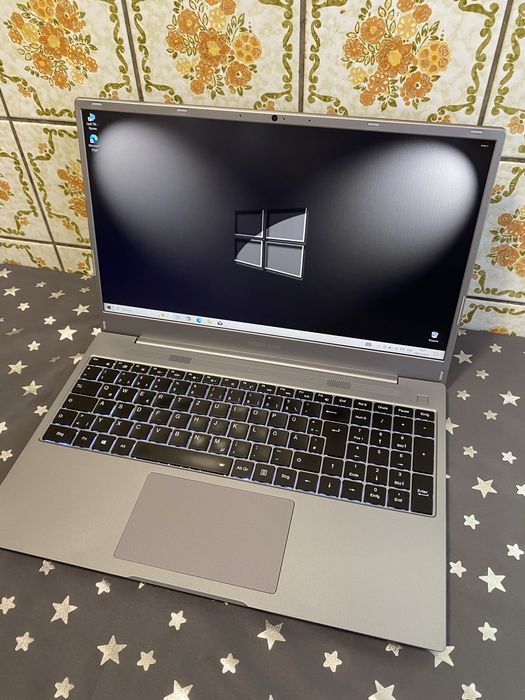 (004) Medion Akoya/Core i5-1135G7/RAM 8GB/SSD 500GB/