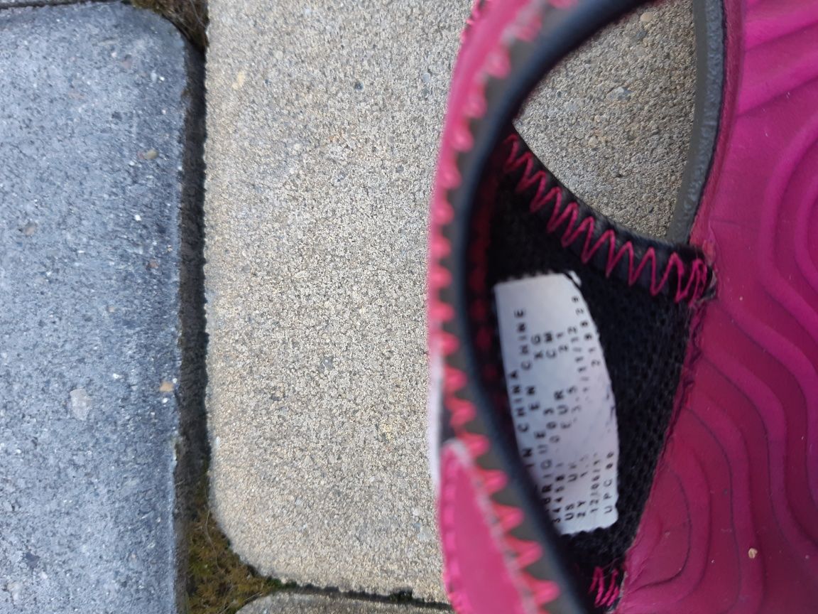 Sandały dziewczęce Nike r.36 dł.wkł. 21