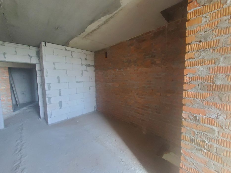 Продаж трикімнатної квартири