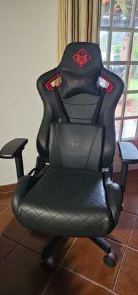 Cadeira Gaming HP OMEN Citadel (Até 136 kg - Elevador a Gás Classe 4 -