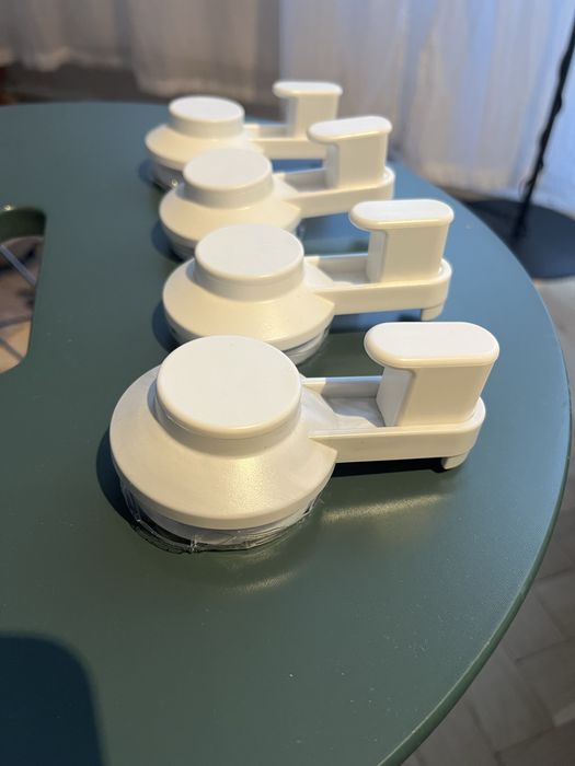 Wieszak z przysawka Ikea Tisken