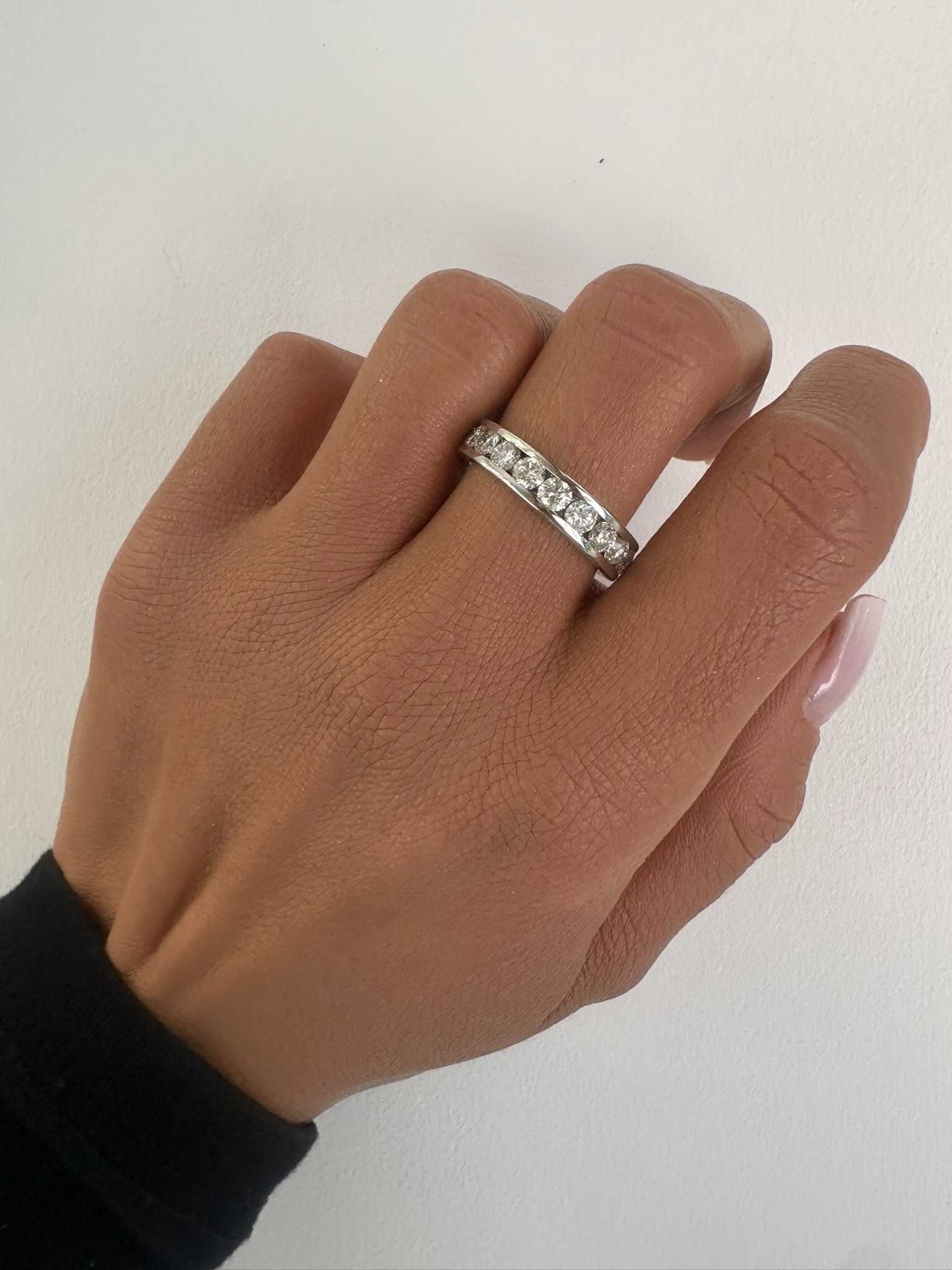Obrączka Eternity z diamentami naturalnymi 2.40 CT