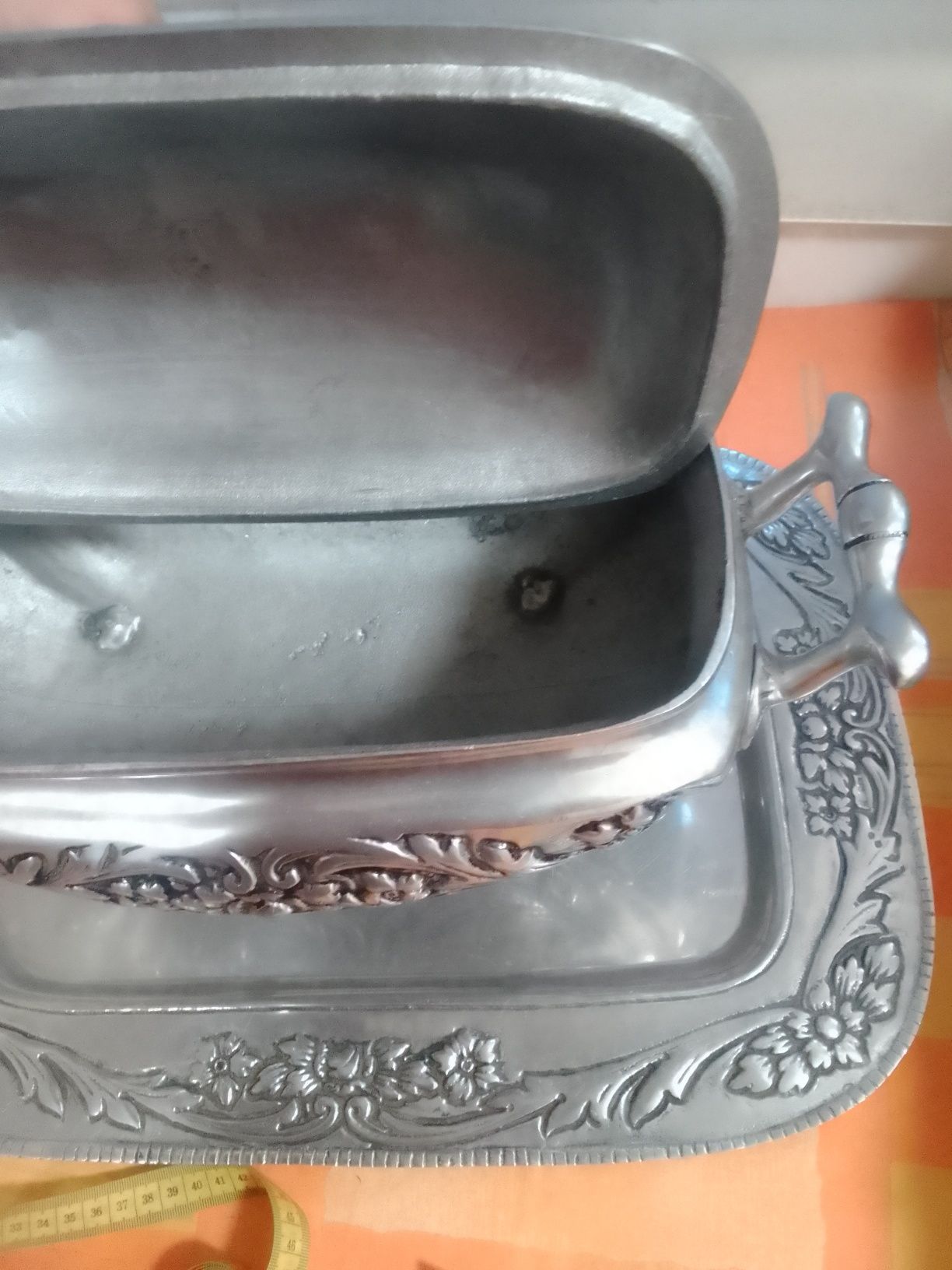 Terrina e travessa em estanho