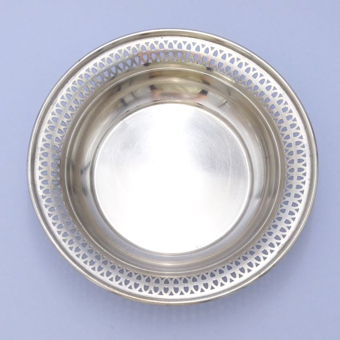 zabytkowa ażurowa niklowana patera paterka