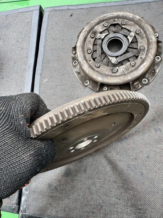 Щеплення корзина маховик зчеплення ваз жигули класика 2101 2103 2107