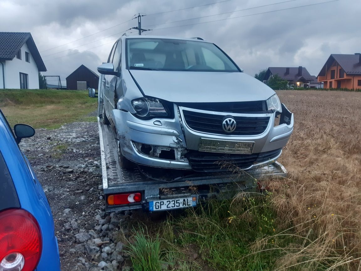 Touran lift 1.9 tdi Bls wszystkie cześci silnik maska