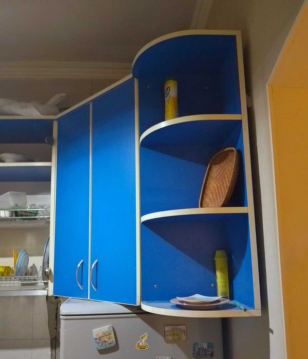 Продам кухонні меблі, трохи потребують ремонту м Київ