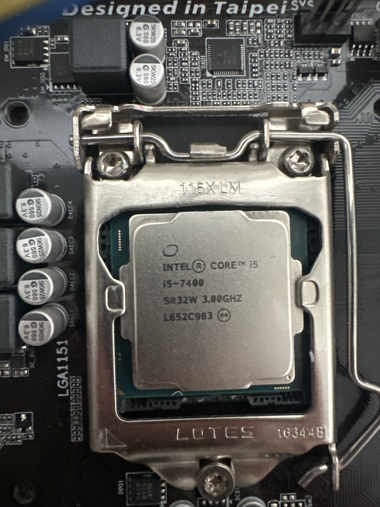 Płyta główna GA-H110M-S2V / I5-7400 / 8gb ram ddr4 3200mhz