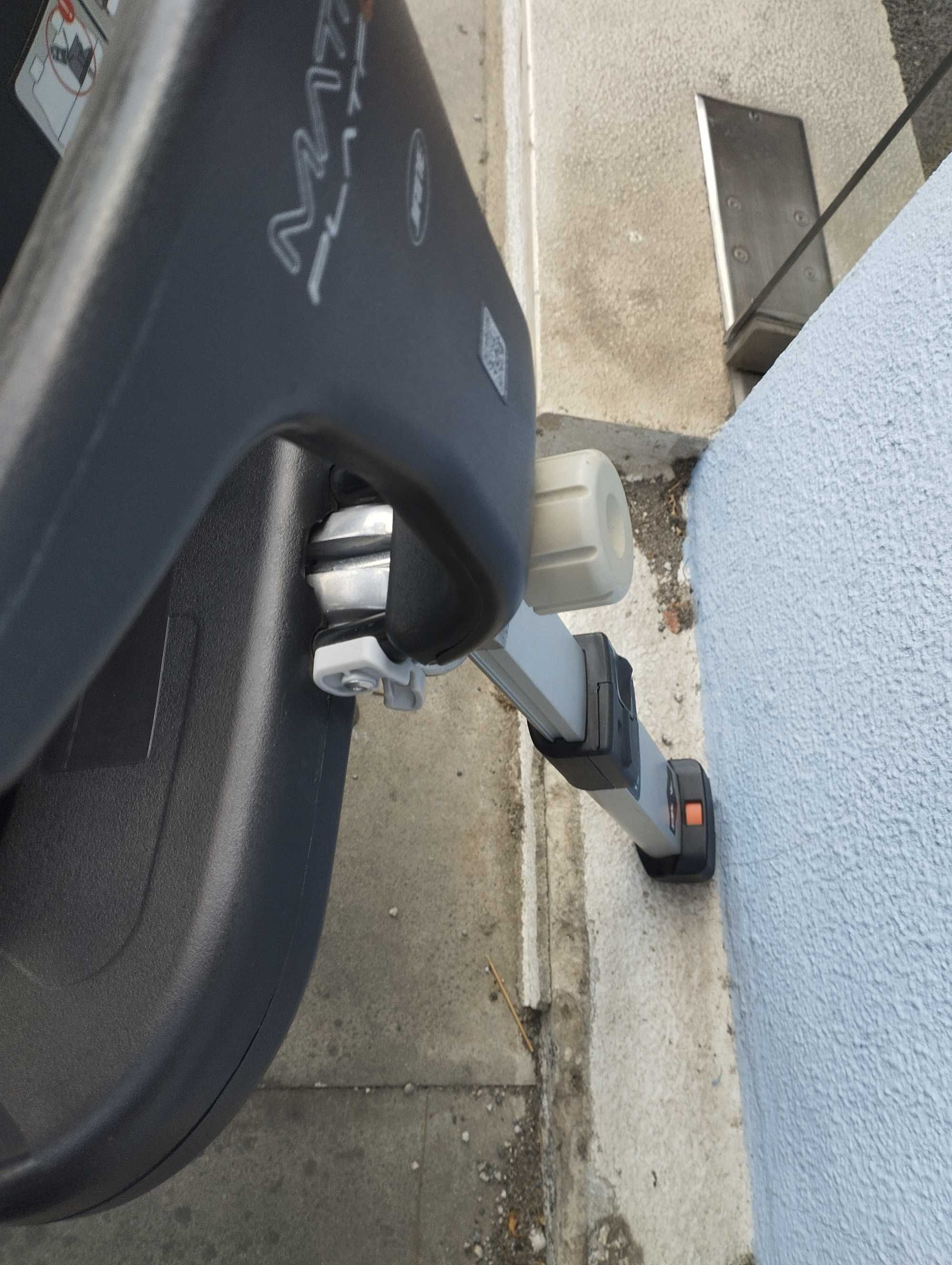 Carrinho bebé trio com isofix