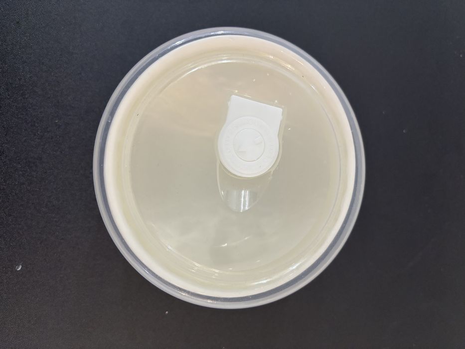 Рожева миска судочок з кришкою керамічна