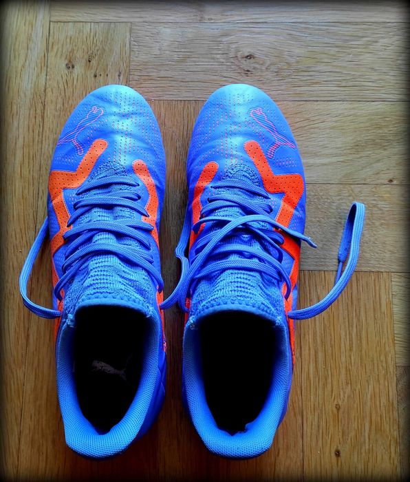 Buty do gry w piłkę nożną na trawie- korki juniorki