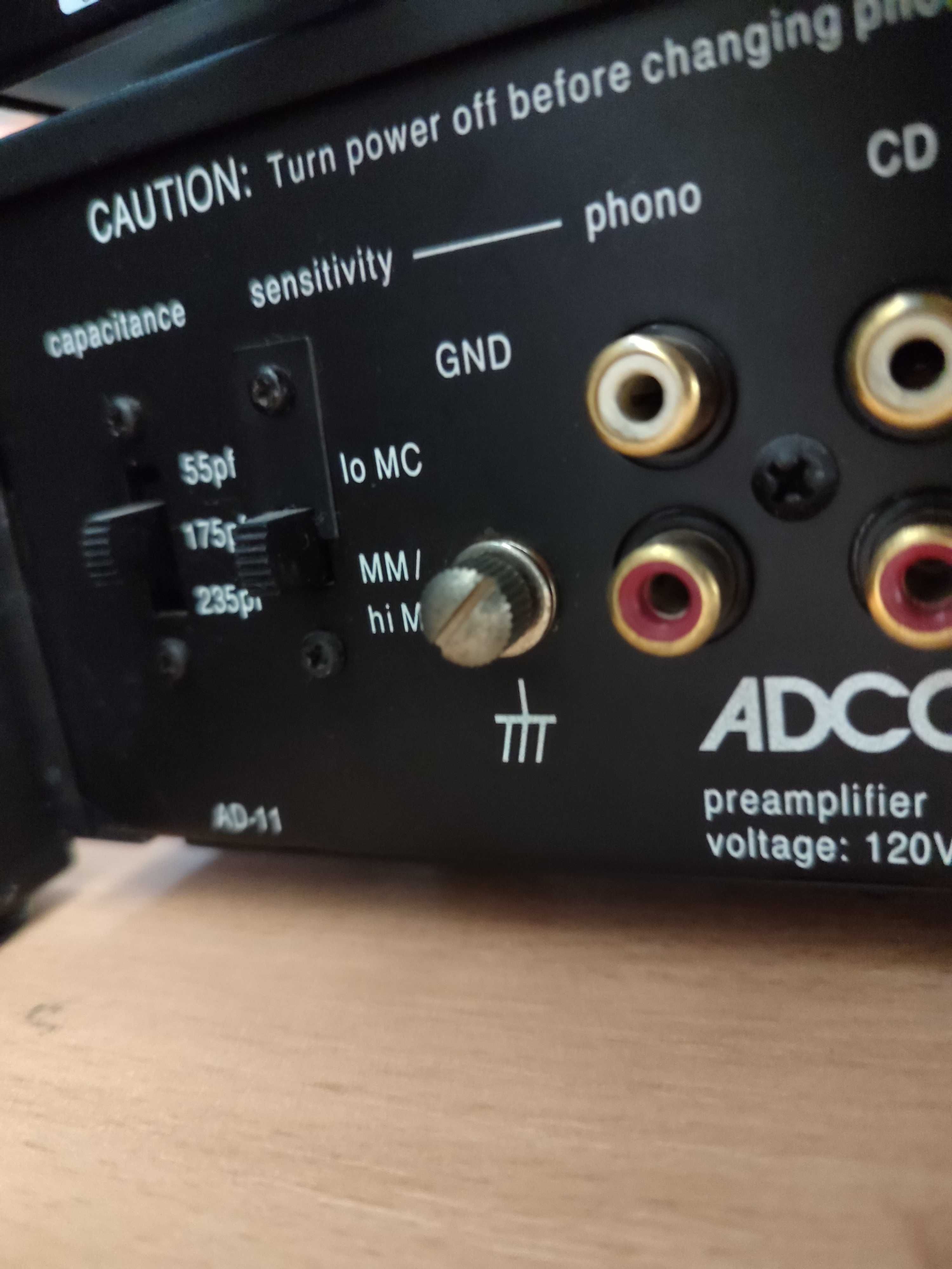 Попередній підсилювач Adcom GFP 555