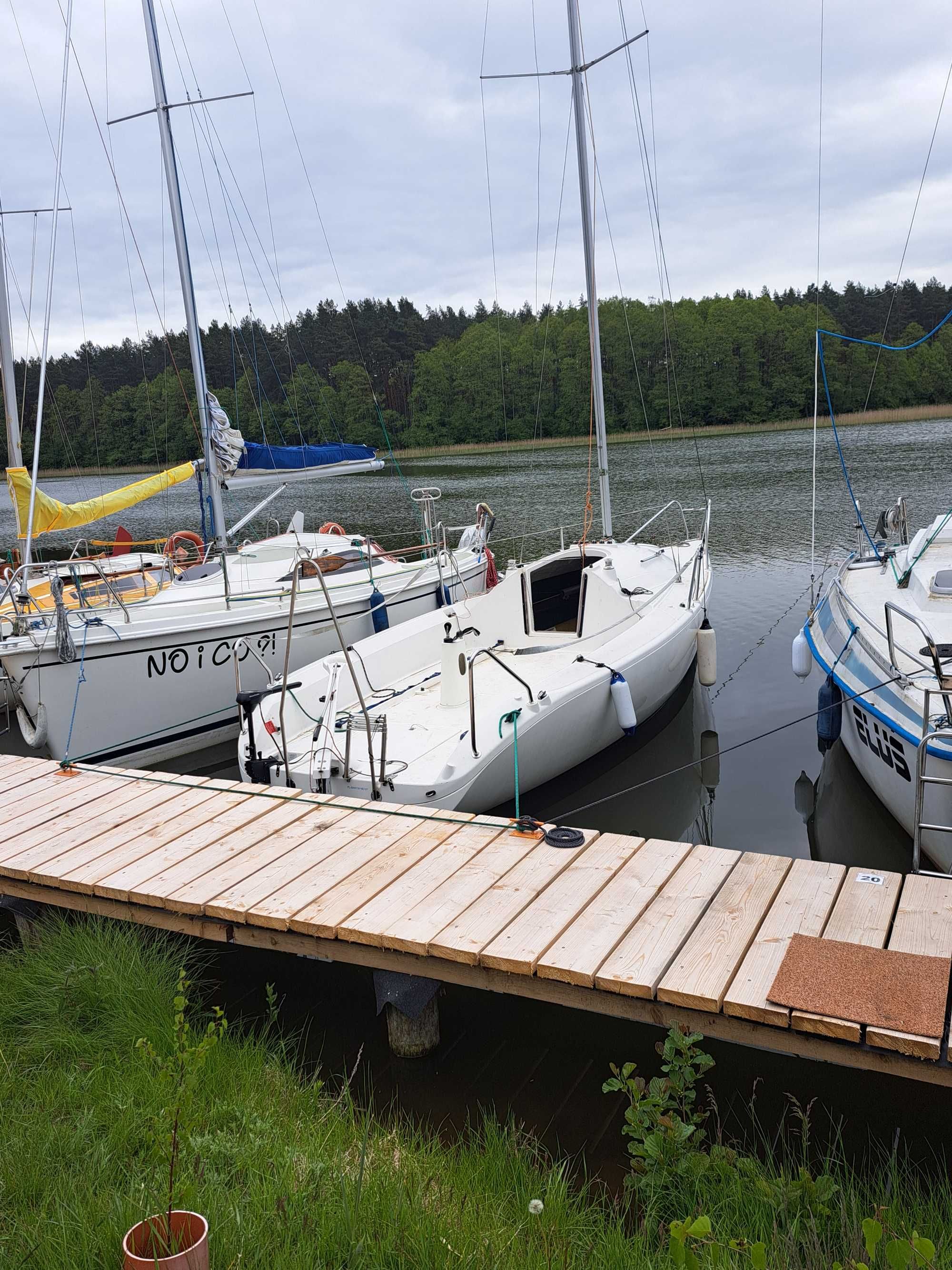Jacht Majestic 24 regatowo-turystyczny