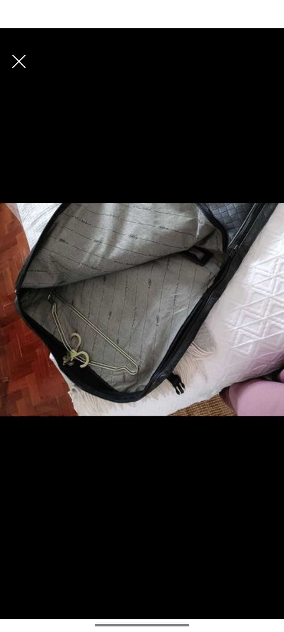 Porta fatos preto