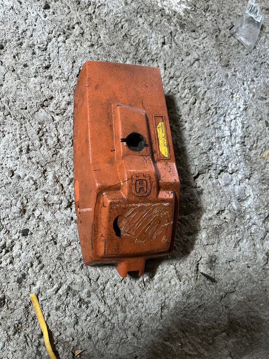 Pokrywa silnika husqvarna 444 se sg