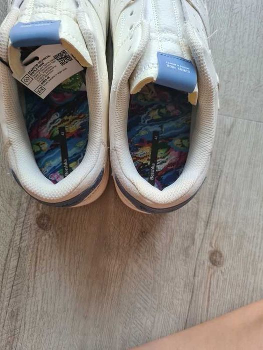 Ténis brancos Rick e Morty