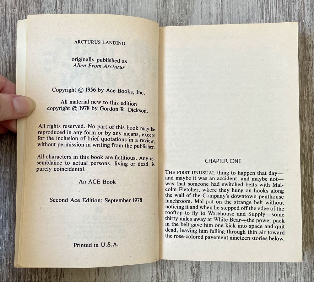 Livro: "Arcturus Landing", de Gordon R. Dickson