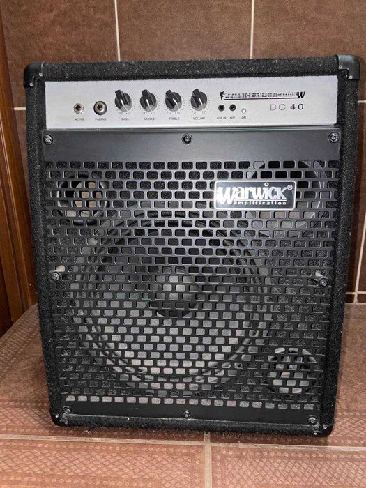 Бас-гітарний комбопідсилювач Warwick BC40