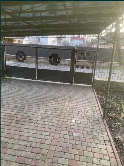 Компактний Окремий будинку в  близькому Передмісті Житомира, 180 кв.м.