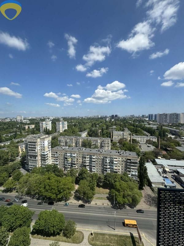 Продам 1 комн с ремонтом в Скай Сити на Варненской (119-169