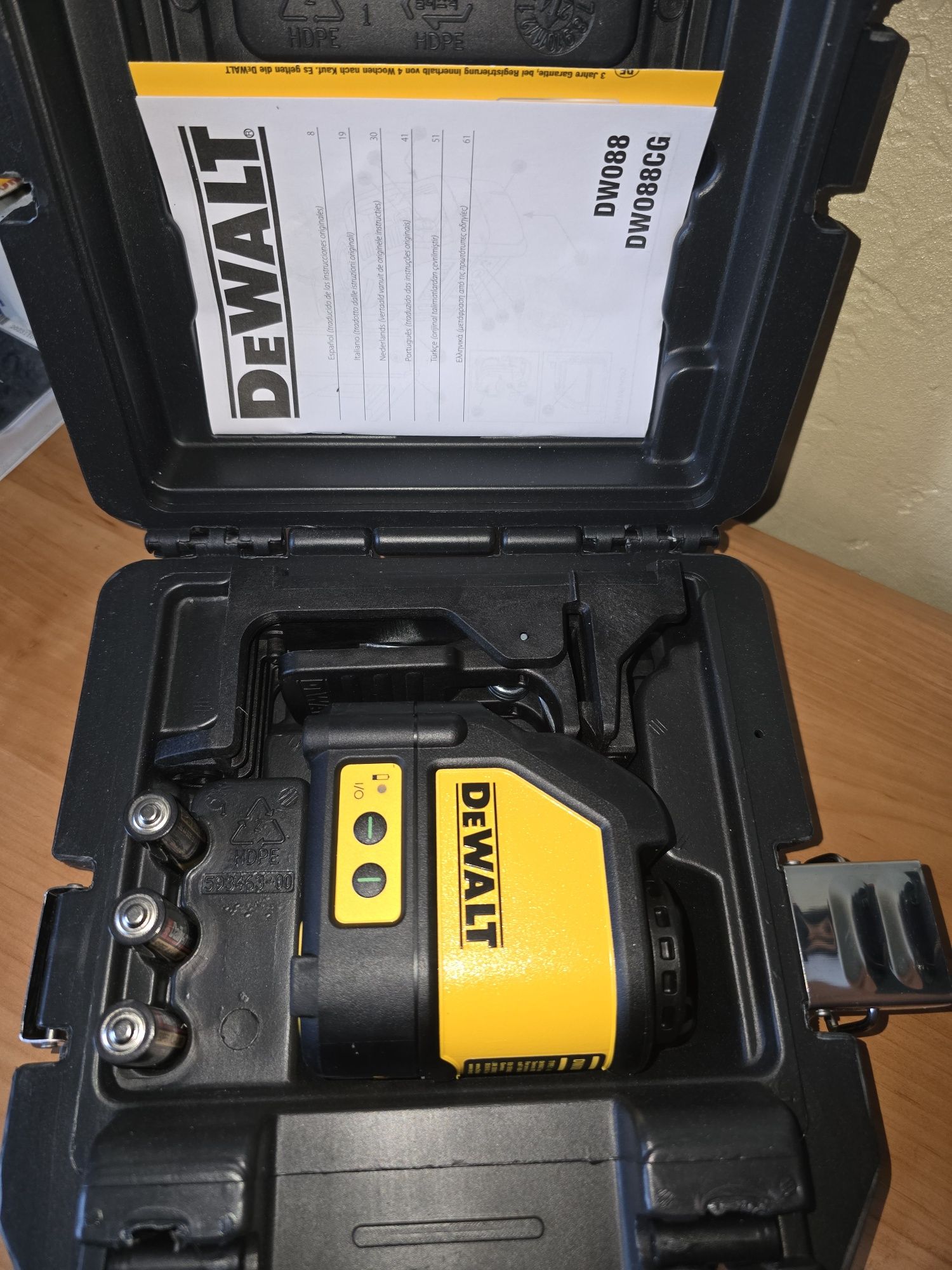 Dewalt DW088CG(зелений лазер) оригінал із Англії