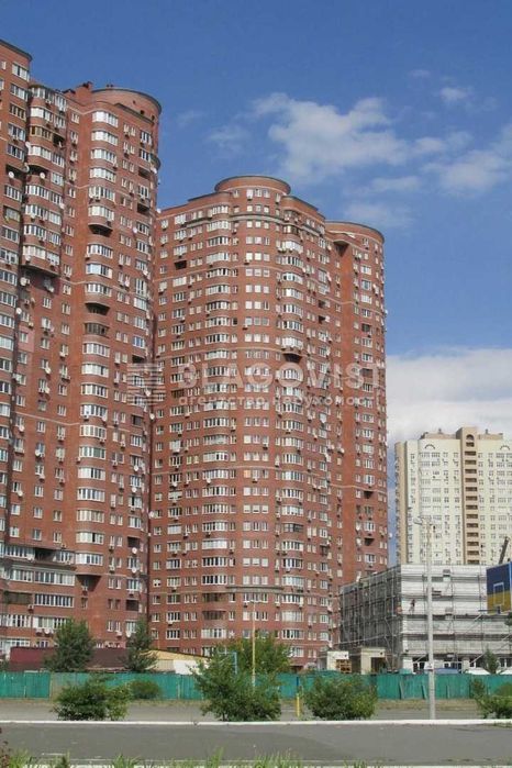 Продаж 3к квартири вул Ахматової Анни, 13д Харківська Дарницький р-н