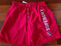 Krótkie spodenki sportowe SuperDry czerwone