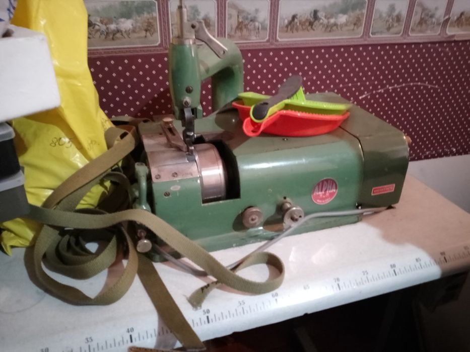 Машинки ,колодки ,кожа и многое другое