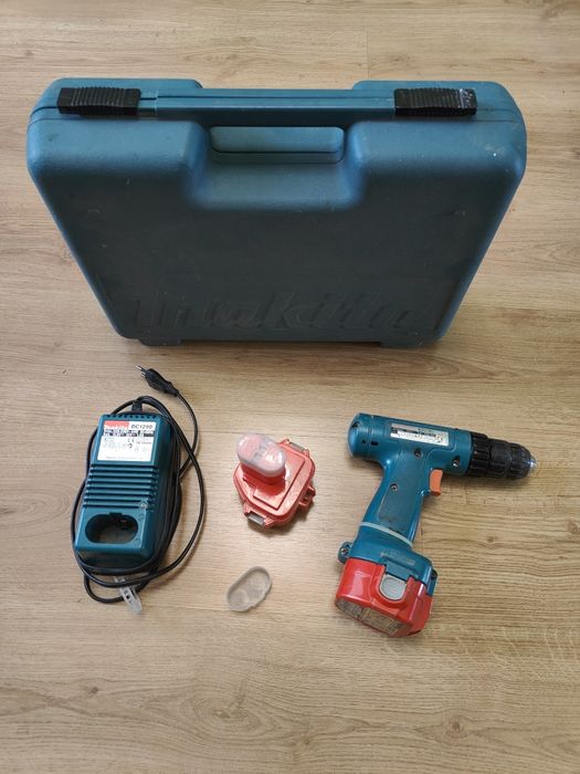 Wiertarko-wkrętarka Makita 6223D - bateria X2 , ładowarka, skrzynka