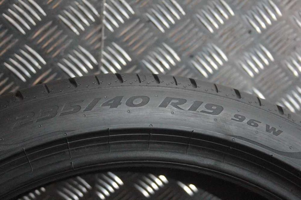 235/40/19 Pirelli P Zero elect 235/40 R19 96W XL 2022r