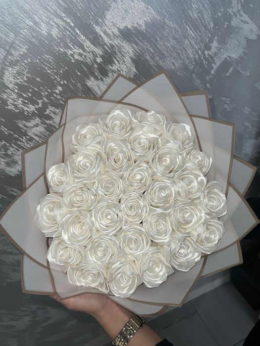 Wieczne róże ze wstążki. Prezent na dzień mamy, dzień kobiet, urodziny