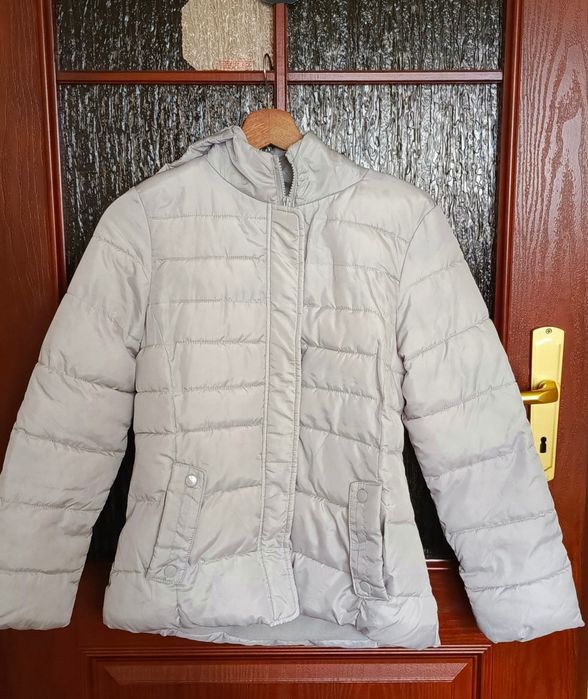 Szara jesienno-zimowa kurtka firmy Zara  wzrost 164 cm