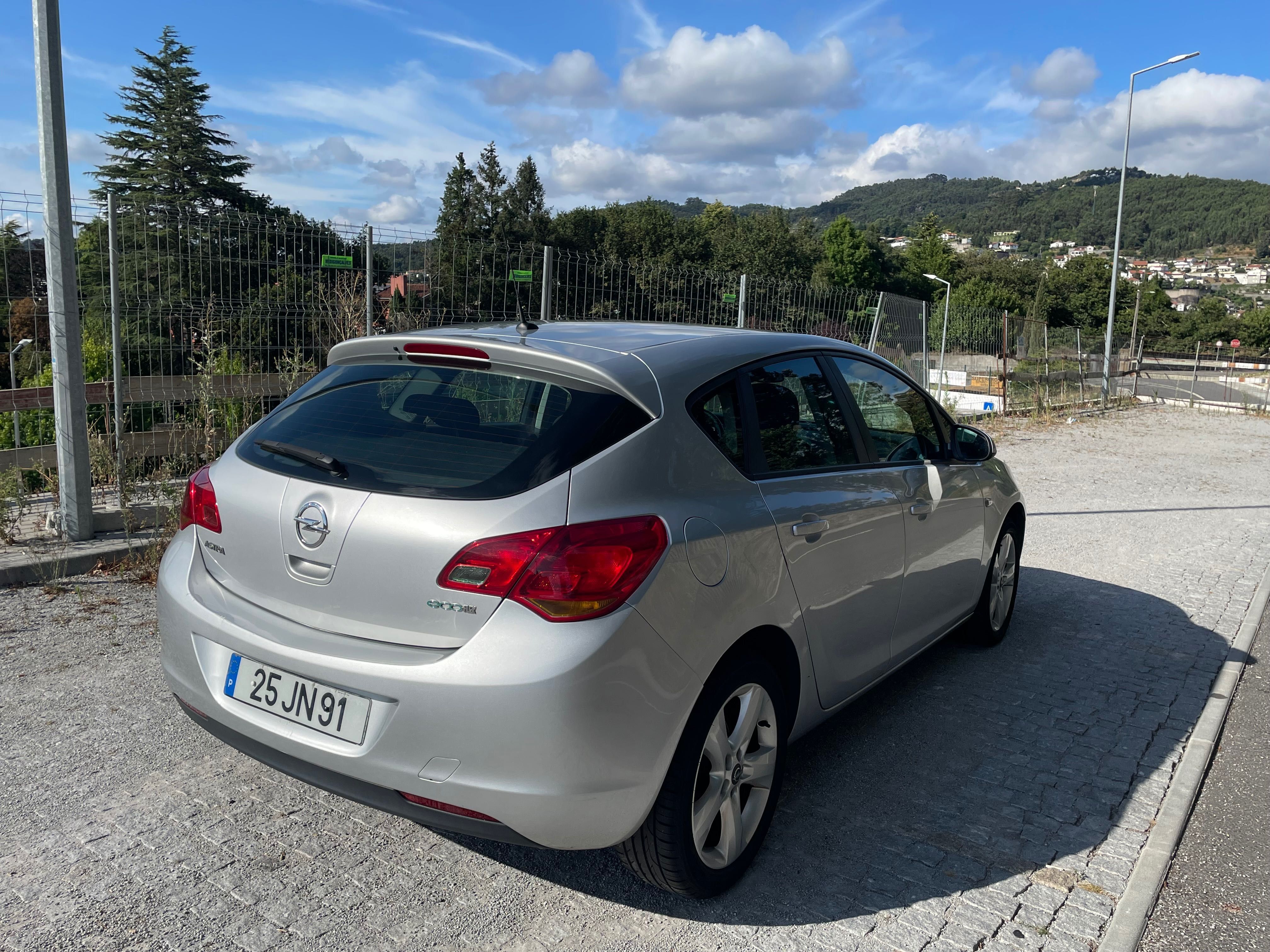 Opel Astra cosmo 1.3 cdti