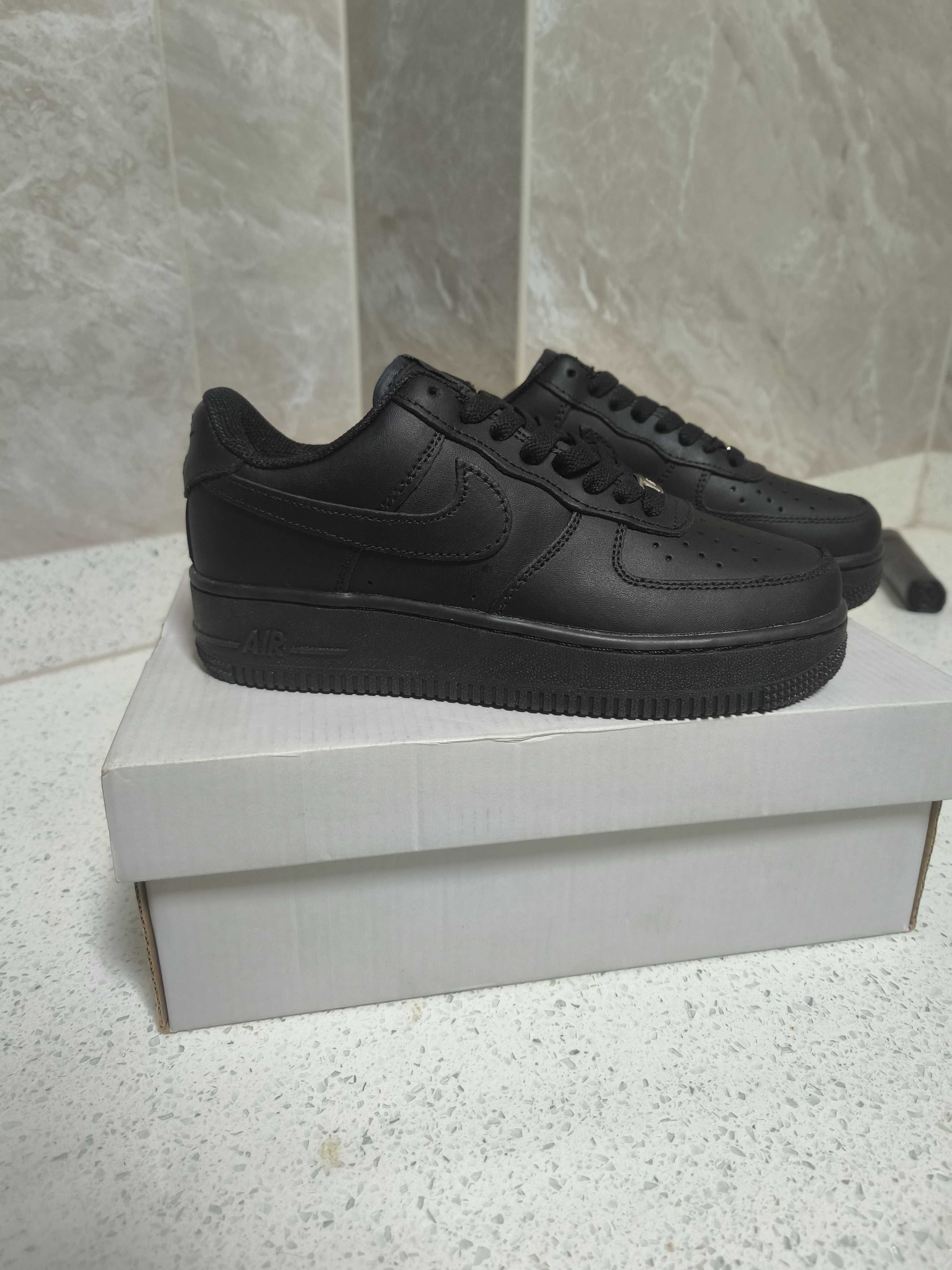 Nike Air Force 1 Low '07 Black 43