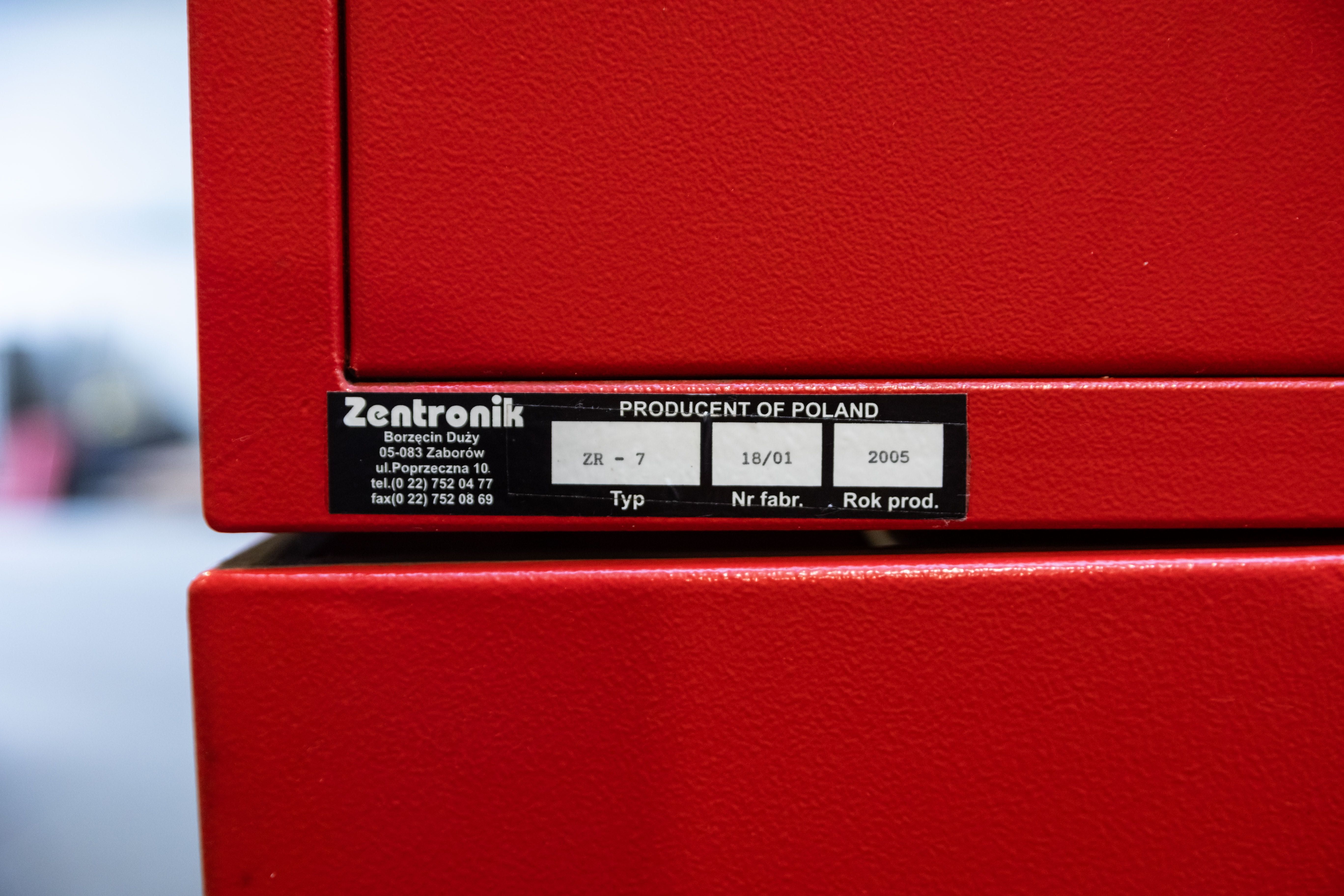 Wydmuchiwarka PET pół-automatyczna Zentronik ZR - 7