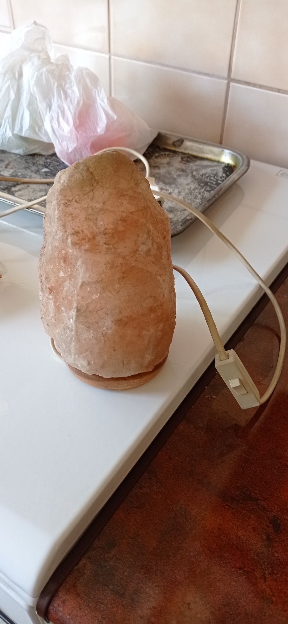 Lampa z soli elektryczna