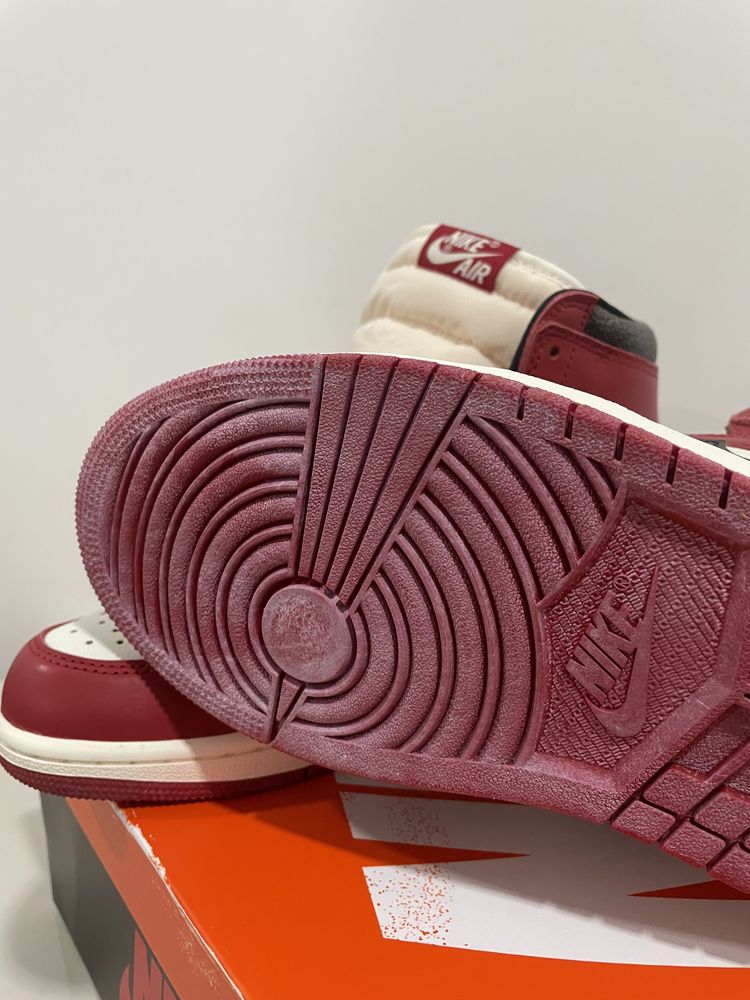 Nike Air Jordan 1 Retro Chicago 'Lost and Found' (Nr. 42)