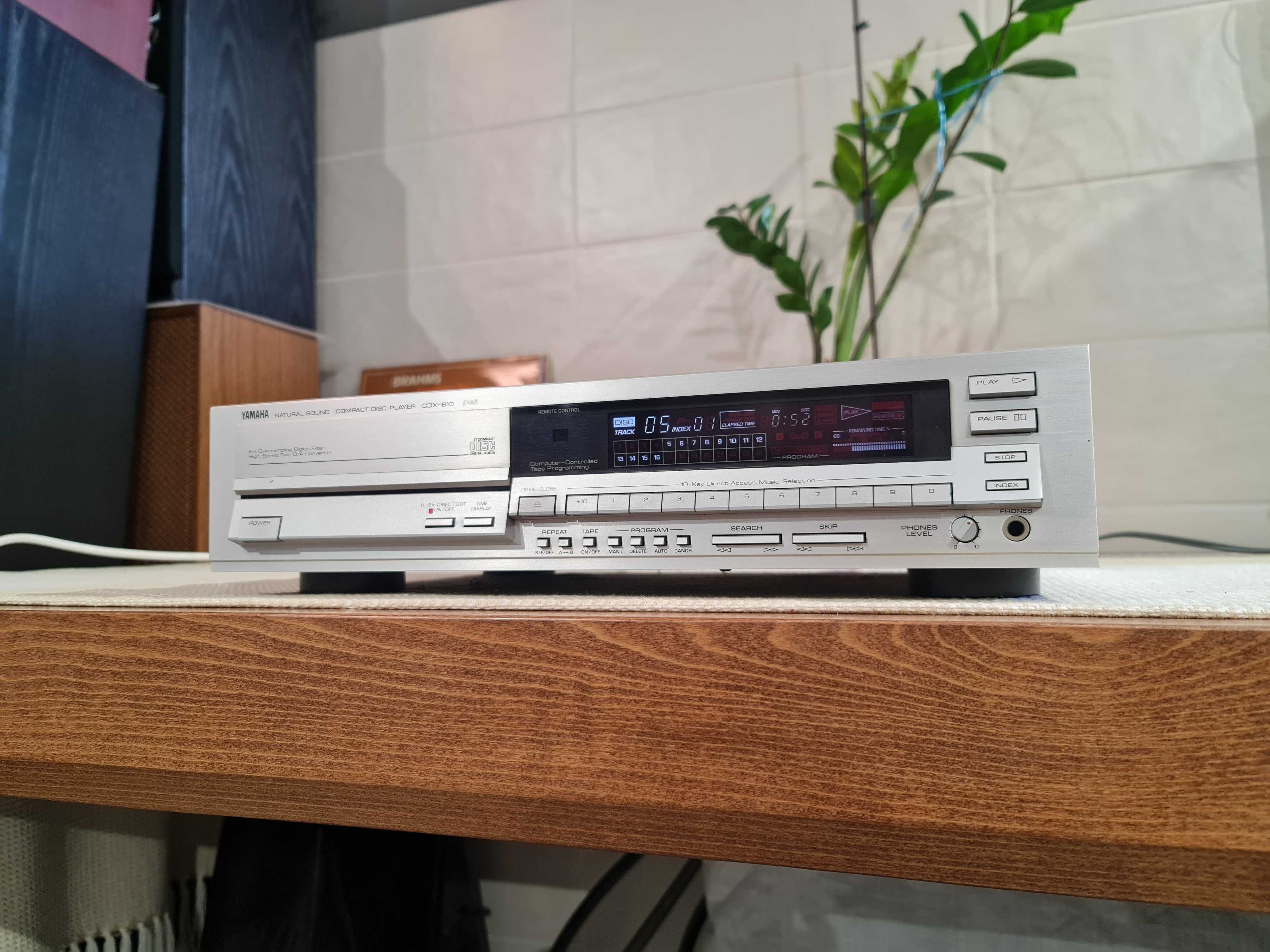 CD-програвач Yamaha CDX-810