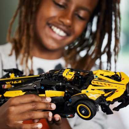 Конструктор LEGO TECHNIC Bugatti Bolide!  42151