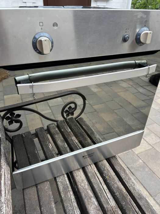 ГАЗОВА духовка вбудована, вживана, у відмінному стані.