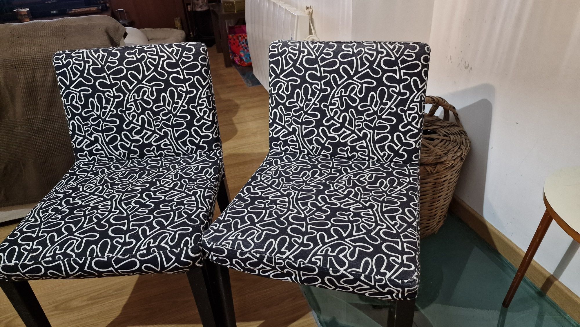Cadeiras Ikea modelo Nills